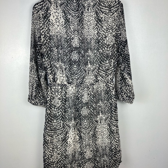 Vince Camuto Dress Size 2. - Picture 3 of 8